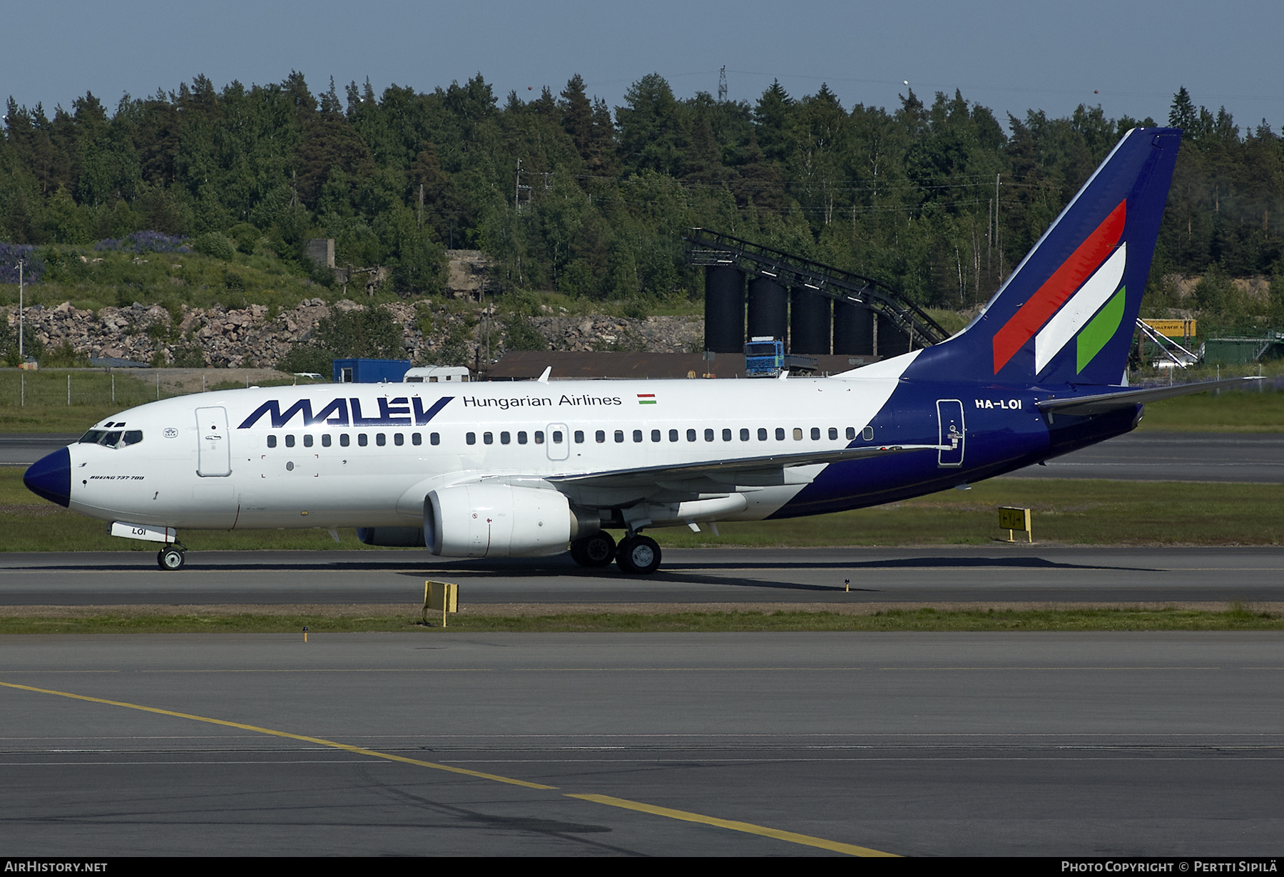 Aircraft Photo of HA-LOI | Boeing 737-7Q8 | Malév - Hungarian Airlines | AirHistory.net #255418
