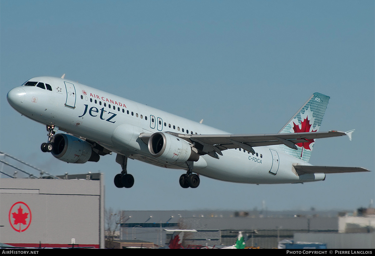 Aircraft Photo of C-FDCA | Airbus A320-211 | Air Canada Jetz | AirHistory.net #255426