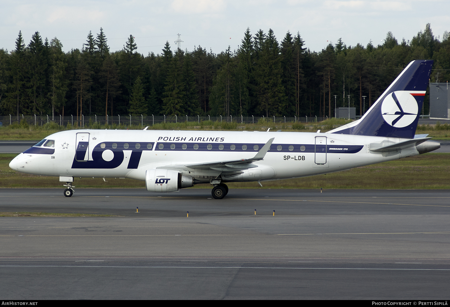 Aircraft Photo of SP-LDB | Embraer 170STD (ERJ-170-100STD) | LOT Polish Airlines - Polskie Linie Lotnicze | AirHistory.net #255464