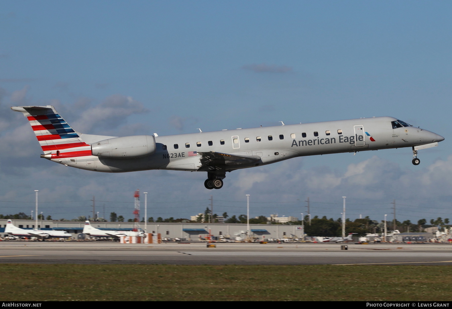 Aircraft Photo of N623AE | Embraer ERJ-145LR (EMB-145LR) | American Eagle | AirHistory.net #255594