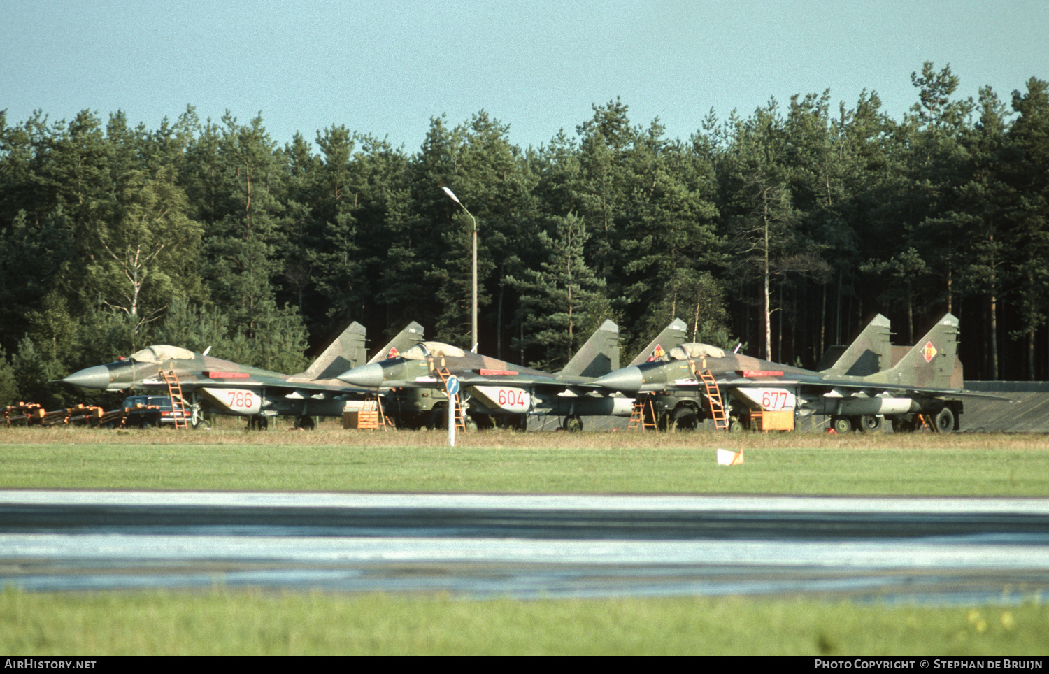 Aircraft Photo of 677 | Mikoyan-Gurevich MiG-29 | East Germany - Air Force | AirHistory.net #255656