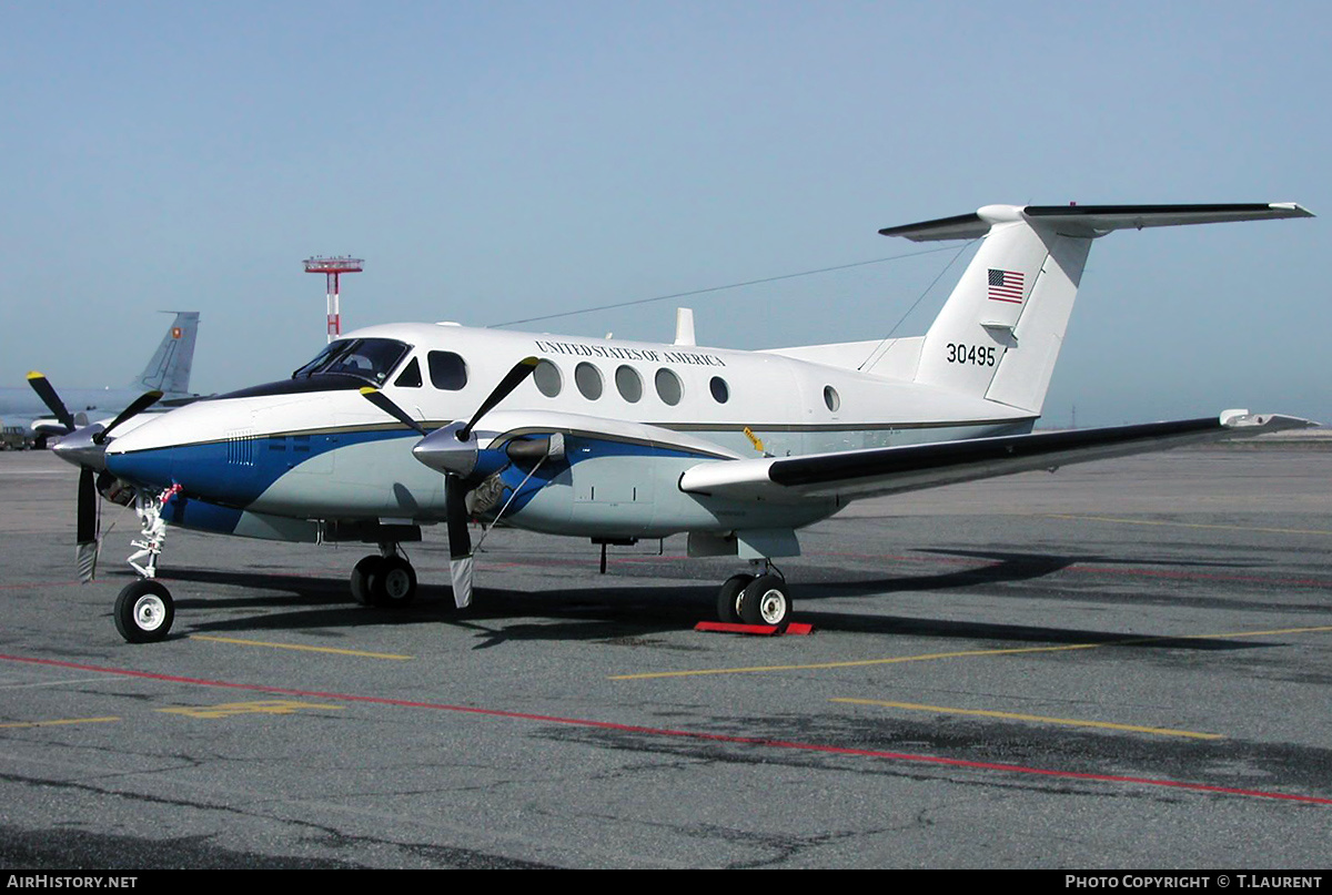 Aircraft Photo of 83-0495 / 30495 | Beech C-12D Huron | USA - Air Force | AirHistory.net #255737