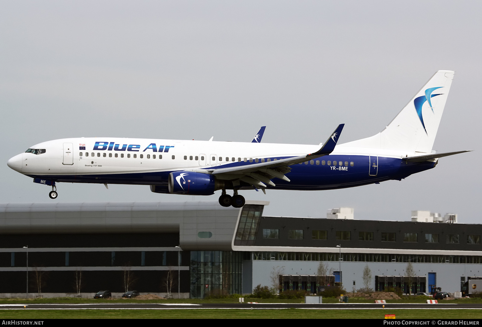 Aircraft Photo of YR-BME | Boeing 737-86N | Blue Air | AirHistory.net #255777