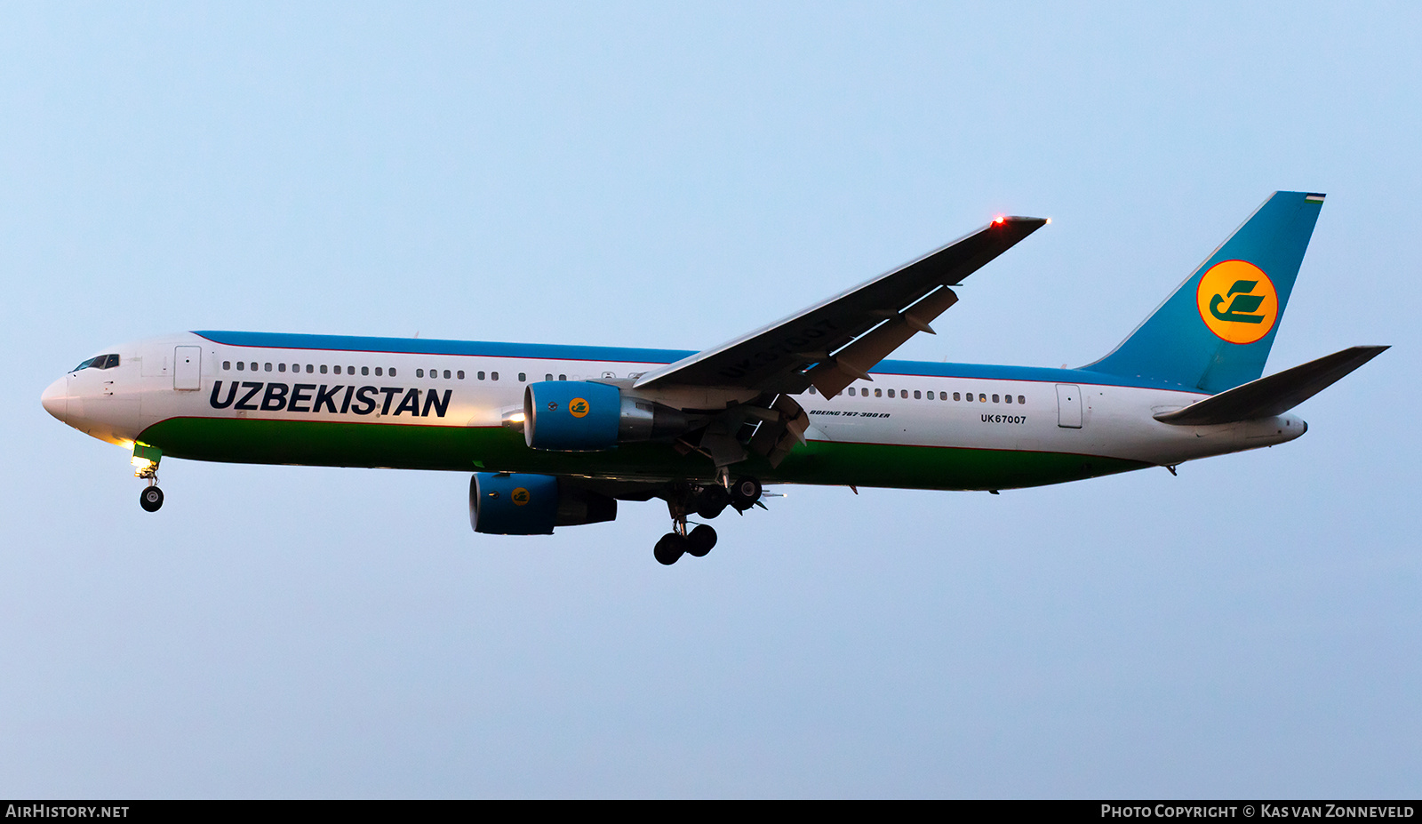 Aircraft Photo of UK67007 | Boeing 767-3CB/ER | Uzbekistan Airways | AirHistory.net #255792