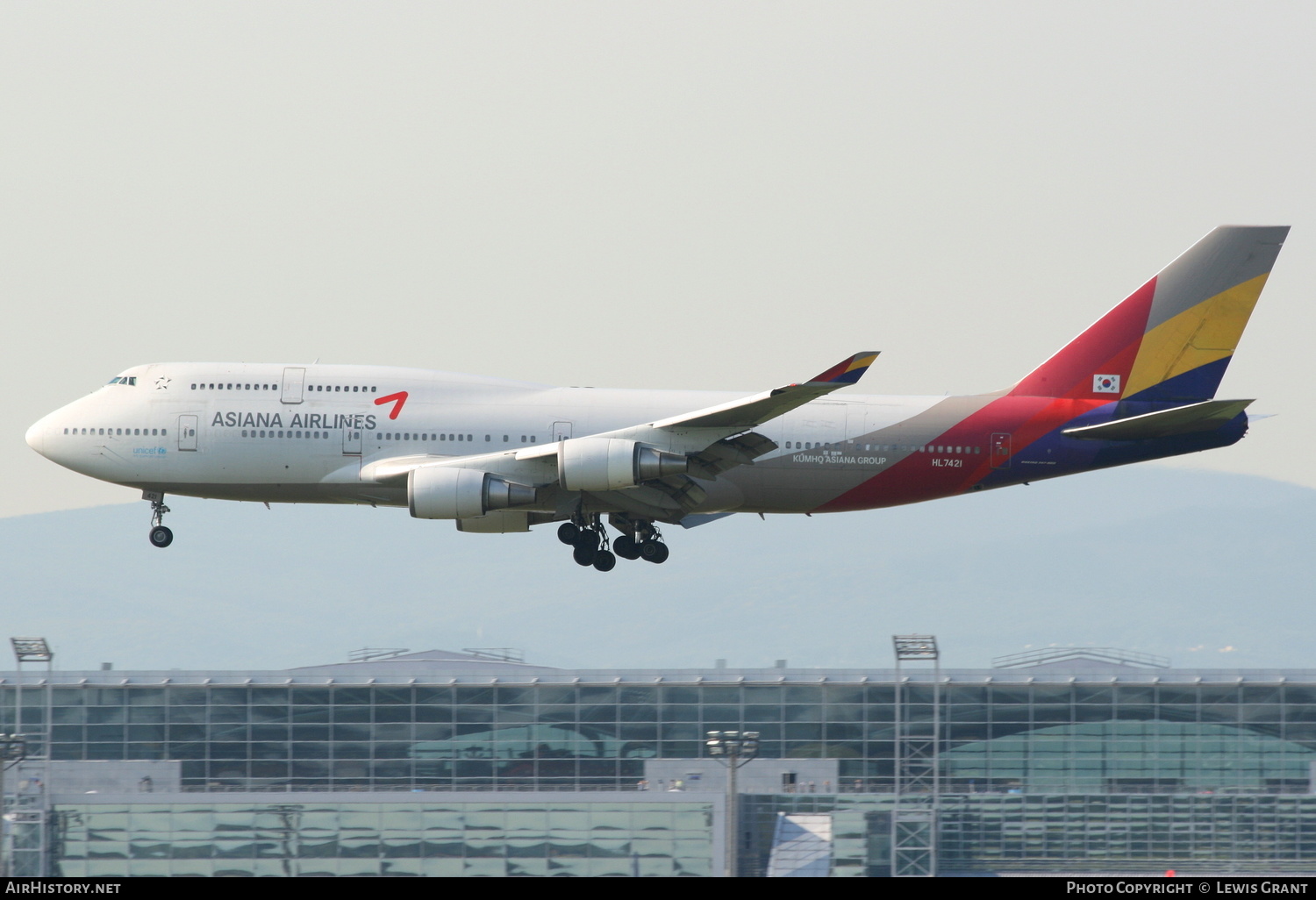 Aircraft Photo of HL7421 | Boeing 747-48EM | Asiana Airlines | AirHistory.net #255931