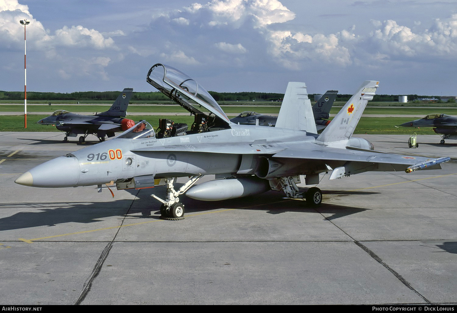 Aircraft Photo of 188916 | McDonnell Douglas CF-188B Hornet | Canada - Air Force | AirHistory.net #256001