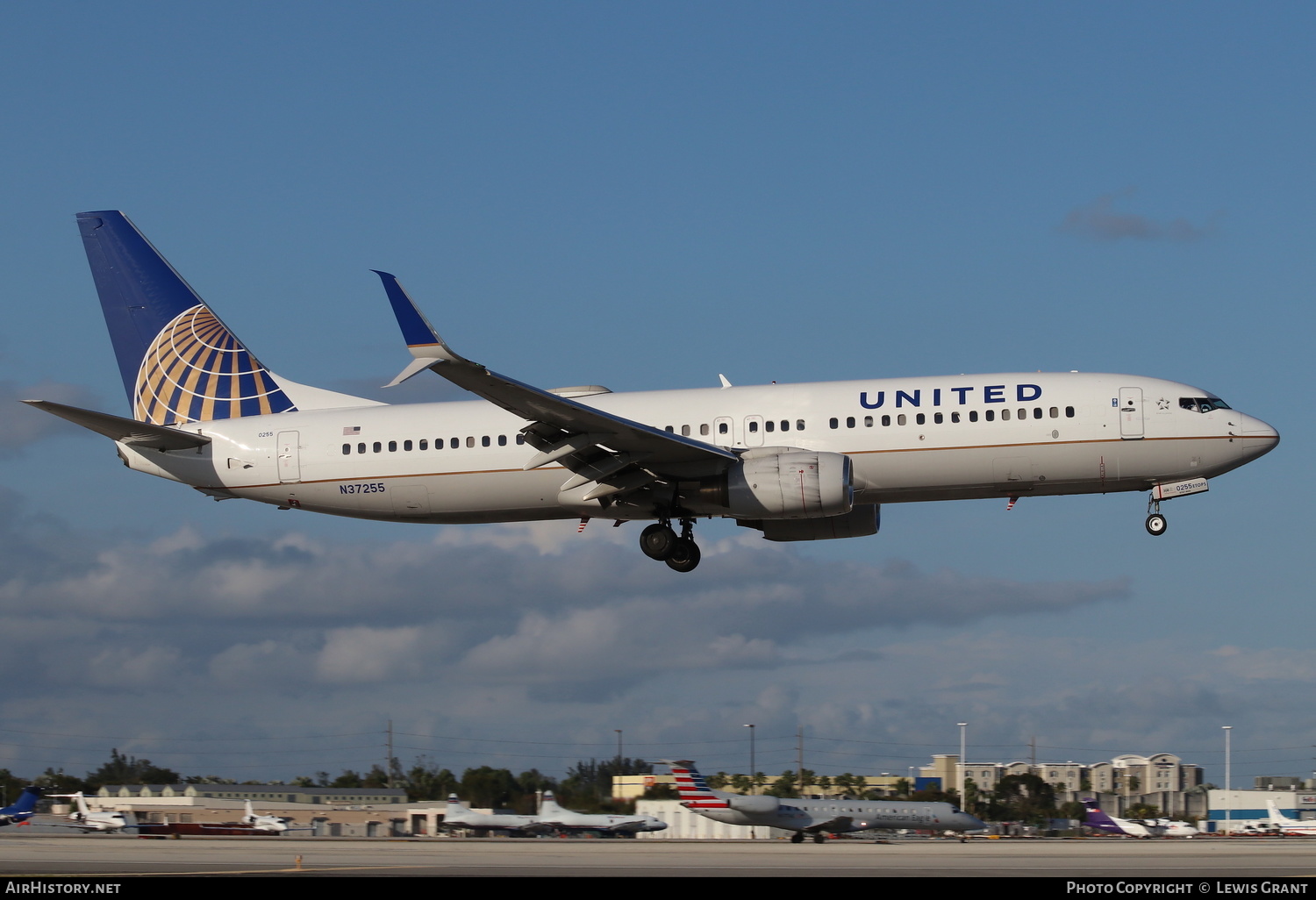 Aircraft Photo of N37255 | Boeing 737-824 | United Airlines | AirHistory.net #256247