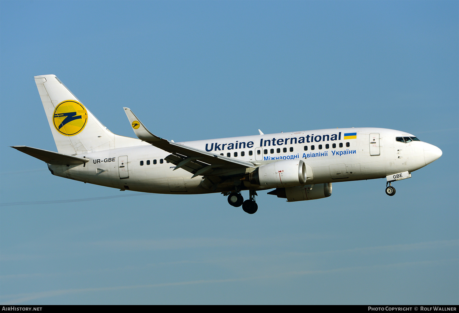 Aircraft Photo of UR-GBE | Boeing 737-548 | Ukraine International Airlines | AirHistory.net #256322