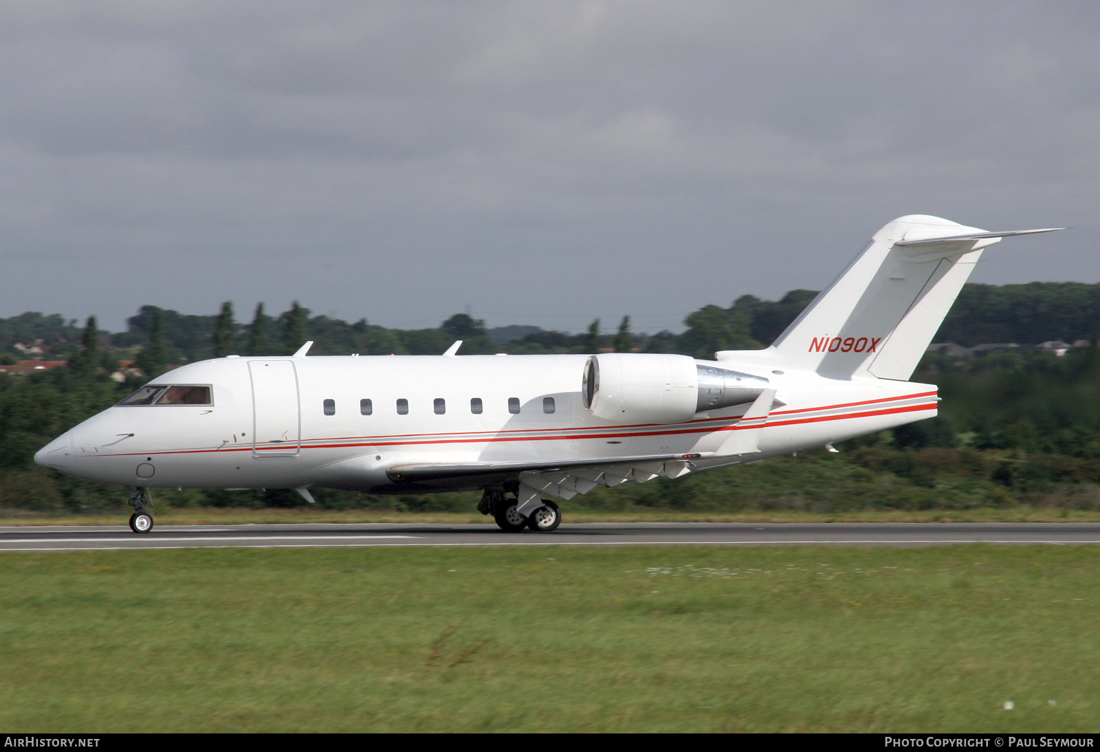 Aircraft Photo of N1090X | Bombardier Challenger 604 (CL-600-2B16) | AirHistory.net #256433