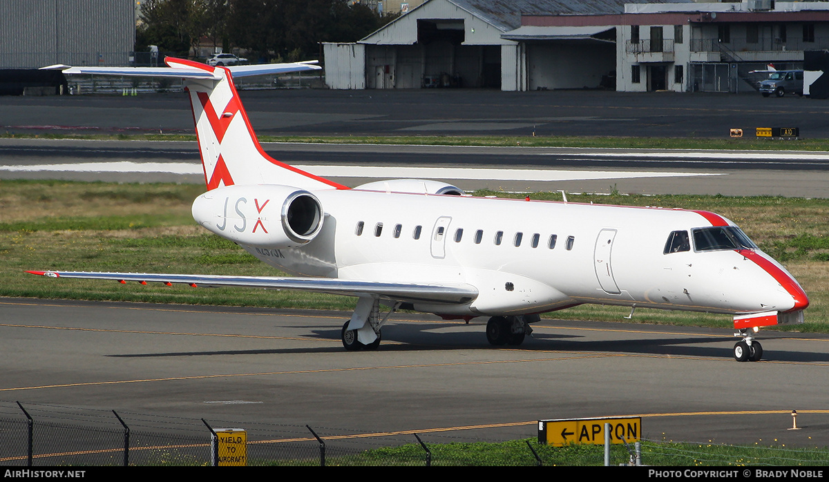 Aircraft Photo of N257JX | Embraer ERJ-135LR (EMB-135LR) | JetSuiteX - JSX | AirHistory.net #256487