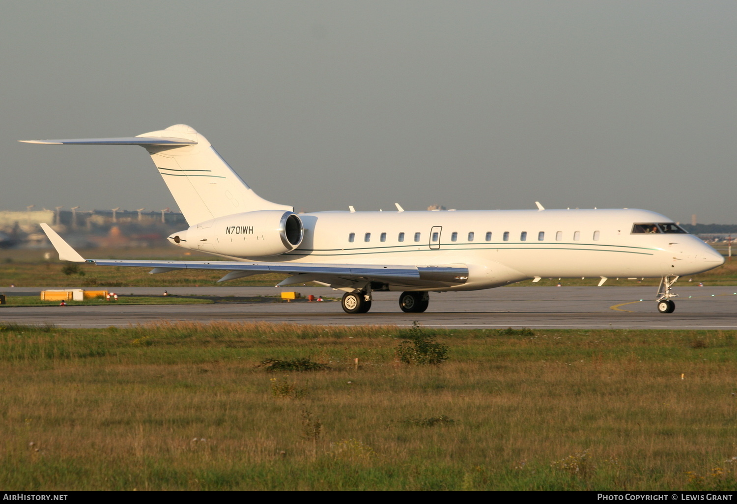 Aircraft Photo of N701WH | Bombardier Global Express (BD-700-1A10) | AirHistory.net #256527