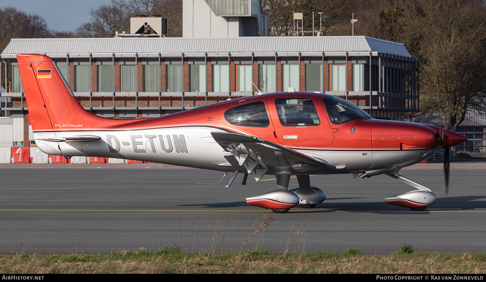 Aircraft Photo of D-ETUM | Cirrus SR-22T G6-GTS Platinum | AirHistory.net #256561