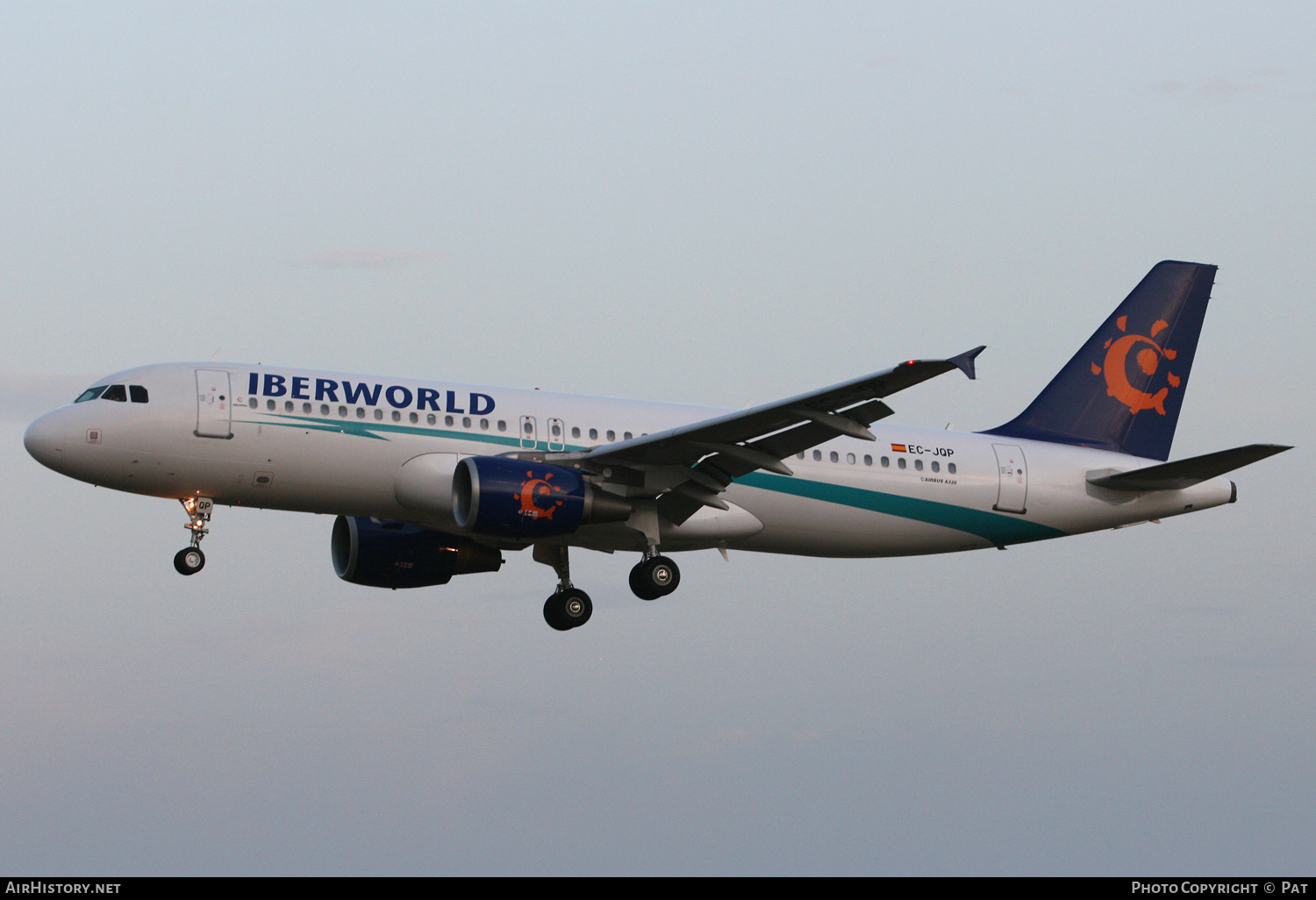 Aircraft Photo of EC-JQP | Airbus A320-214 | Iberworld Airlines | AirHistory.net #256793