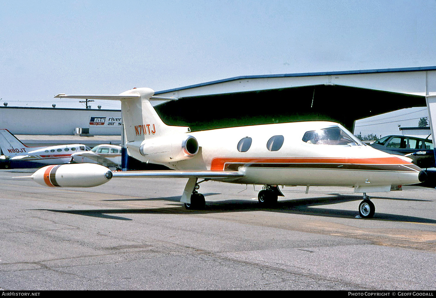 Aircraft Photo of N711TJ | Lear Jet 24A | AirHistory.net #256961