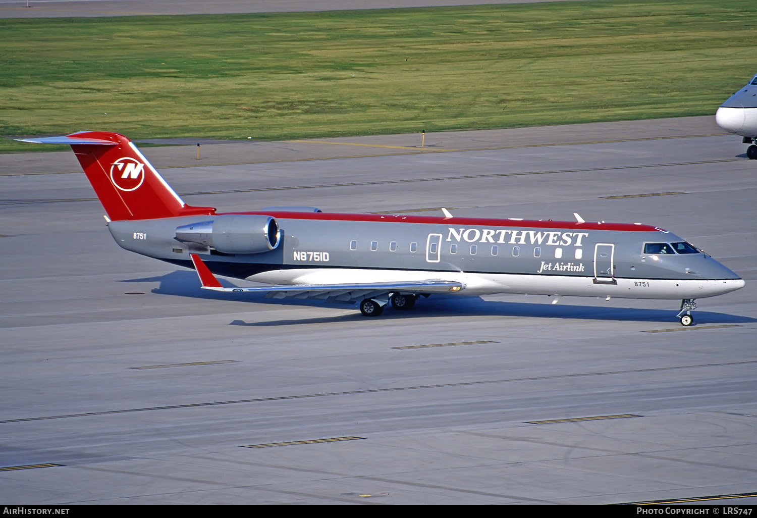 Aircraft Photo of N8751D | Bombardier CRJ-200ER (CL-600-2B19) | Northwest Jet Airlink | AirHistory.net #257189