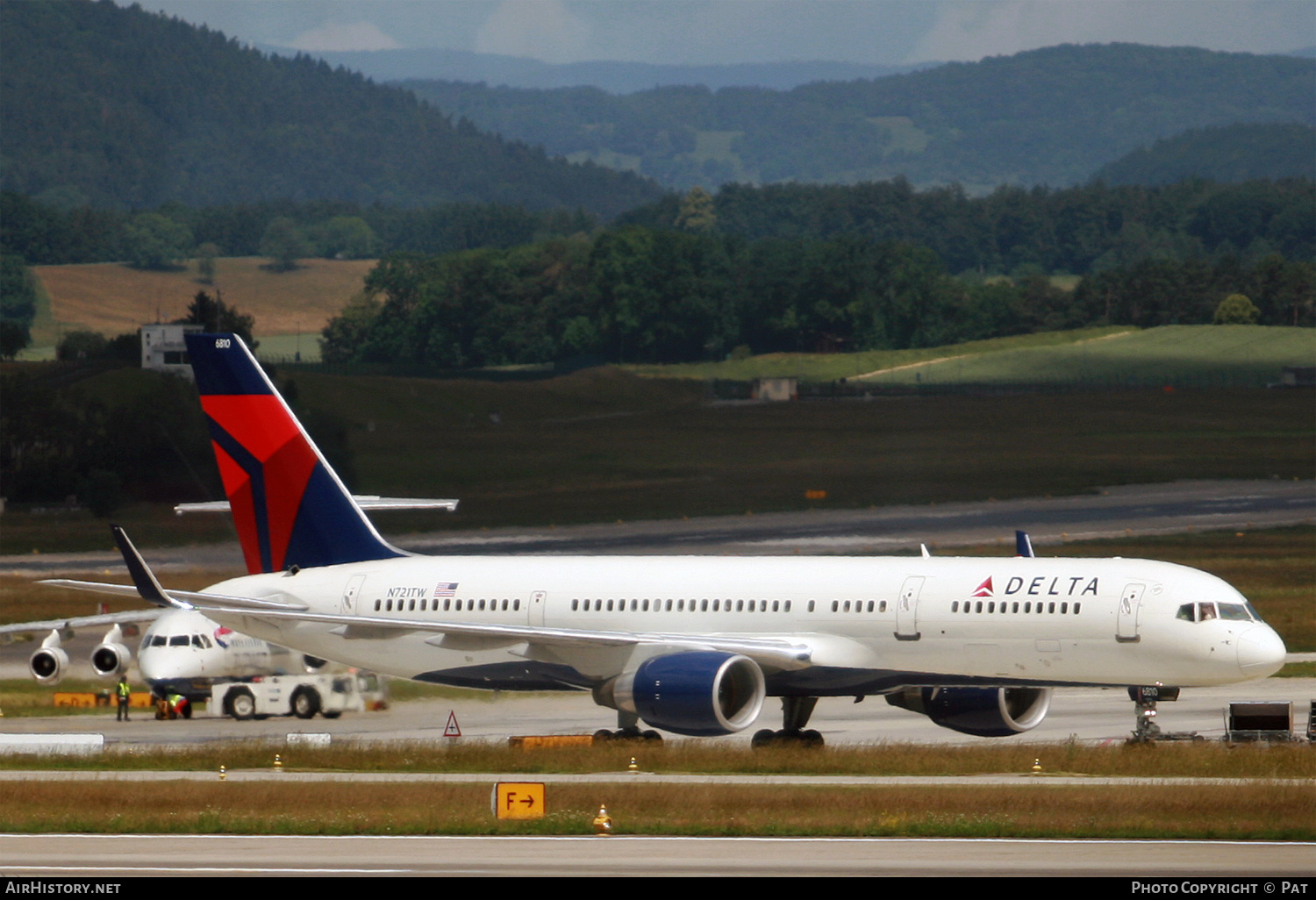 Aircraft Photo of N721TW | Boeing 757-231 | Delta Air Lines | AirHistory.net #257227