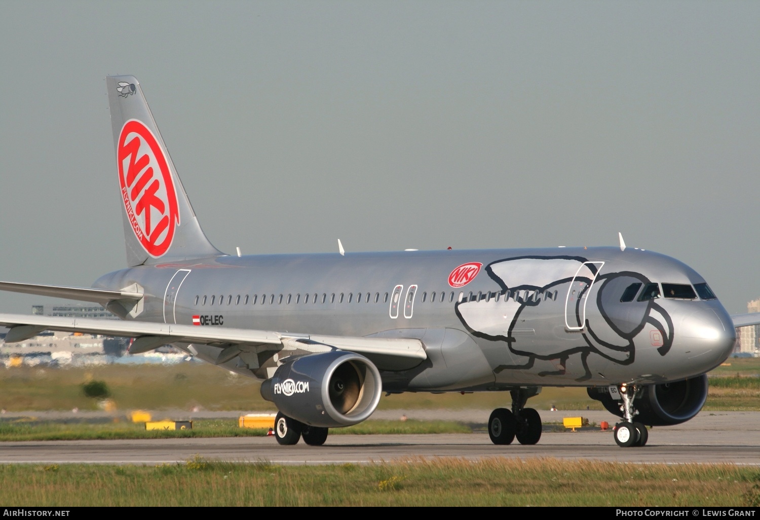 Aircraft Photo of OE-LEC | Airbus A320-214 | Niki | AirHistory.net #257371