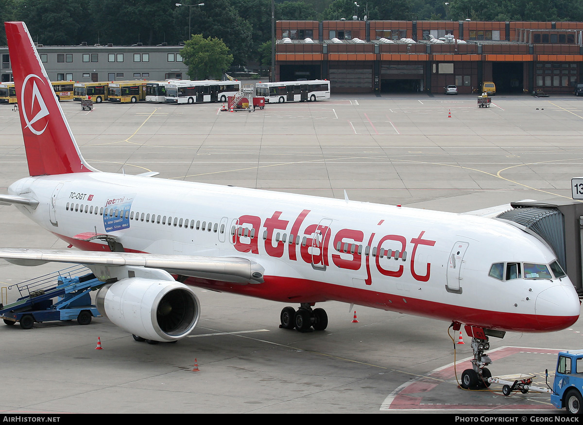 Aircraft Photo of TC-OGT | Boeing 757-256 | Atlasjet Airlines | AirHistory.net #257540