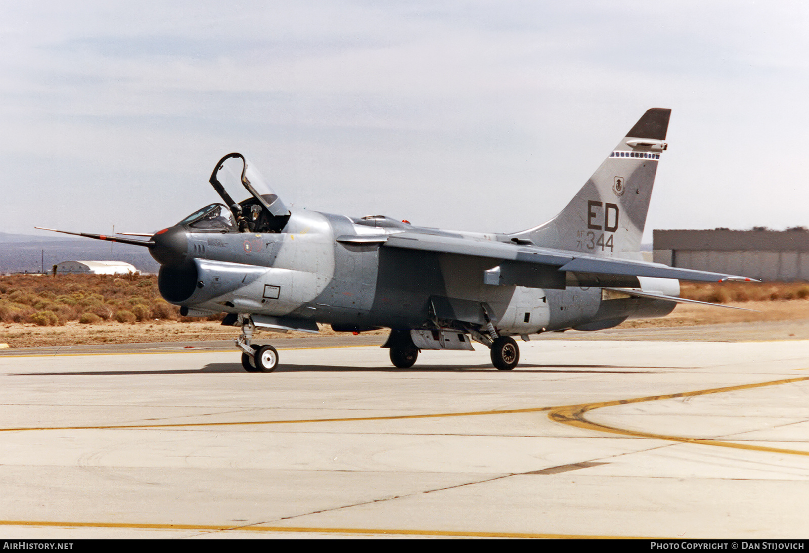 Aircraft Photo of 71-0344 / AF71-344 | LTV YA-7F Corsair II | USA - Air Force | AirHistory.net #257591