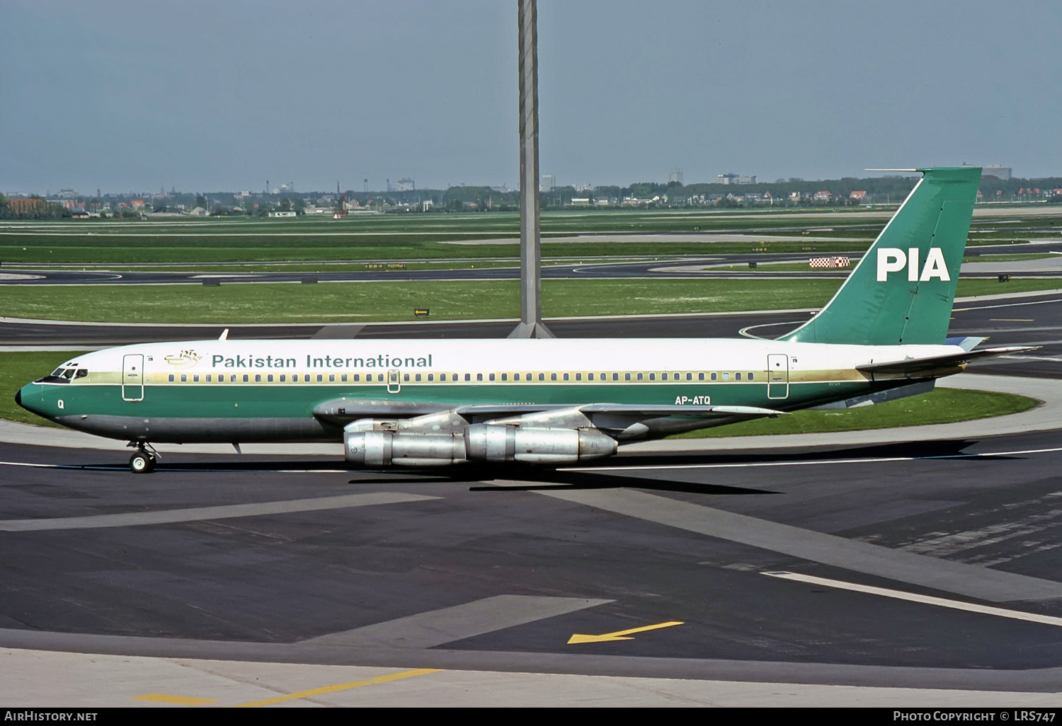 Aircraft Photo of AP-ATQ | Boeing 720-040B | Pakistan International Airlines - PIA | AirHistory.net #257614