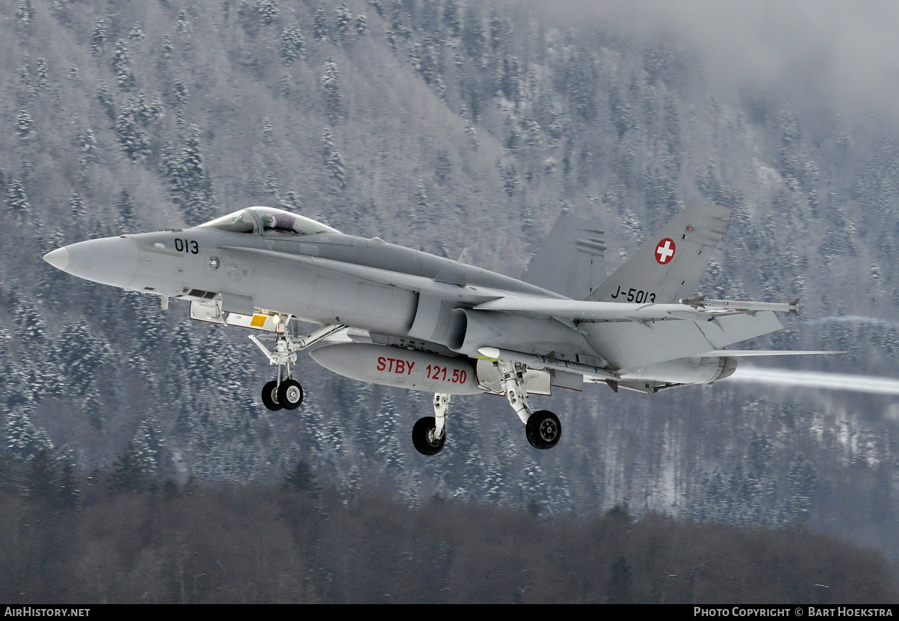 Aircraft Photo of J-5013 | McDonnell Douglas F/A-18C Hornet | Switzerland - Air Force | AirHistory.net #257628
