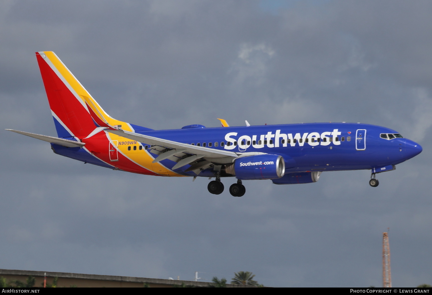 Aircraft Photo of N909WN | Boeing 737-7H4 | Southwest Airlines | AirHistory.net #257638