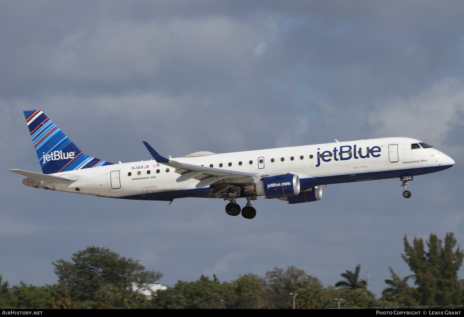 Aircraft Photo of N368JB | Embraer 190AR (ERJ-190-100IGW) | JetBlue Airways | AirHistory.net #257695
