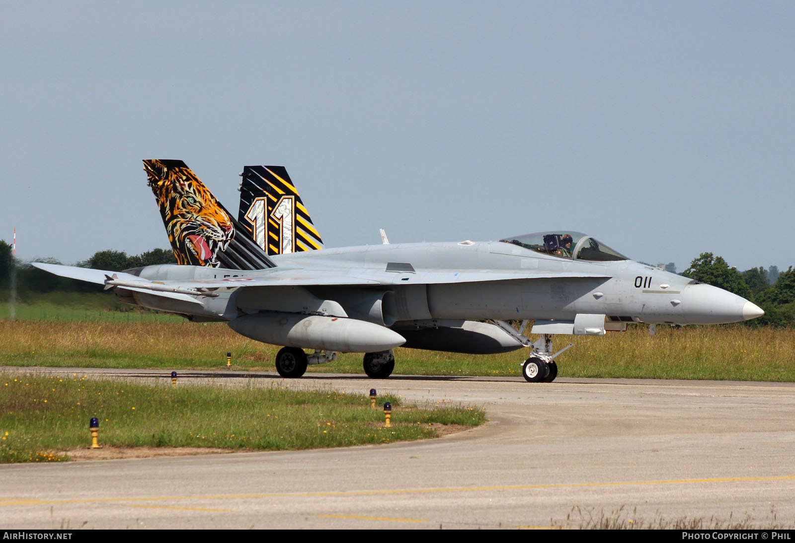 Aircraft Photo of J-5011 | McDonnell Douglas F/A-18C Hornet | Switzerland - Air Force | AirHistory.net #257771