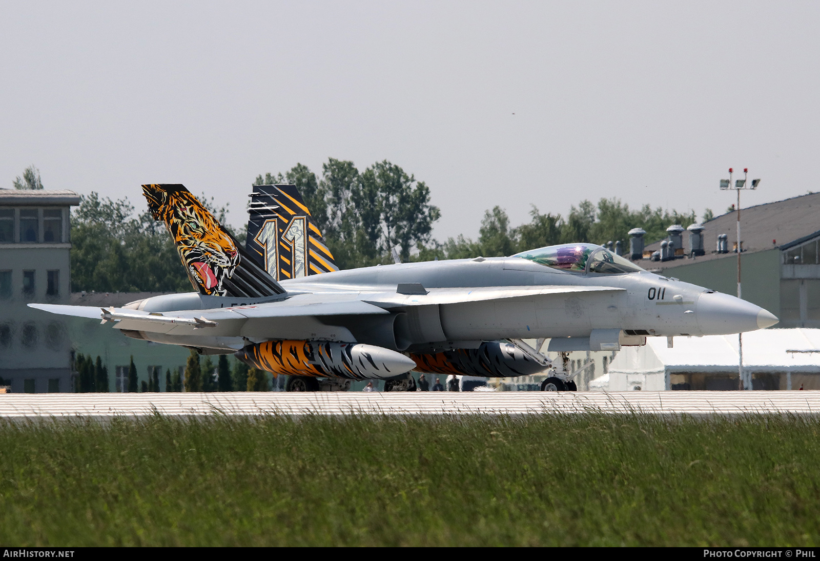 Aircraft Photo of J-5011 | McDonnell Douglas F/A-18C Hornet | Switzerland - Air Force | AirHistory.net #257787