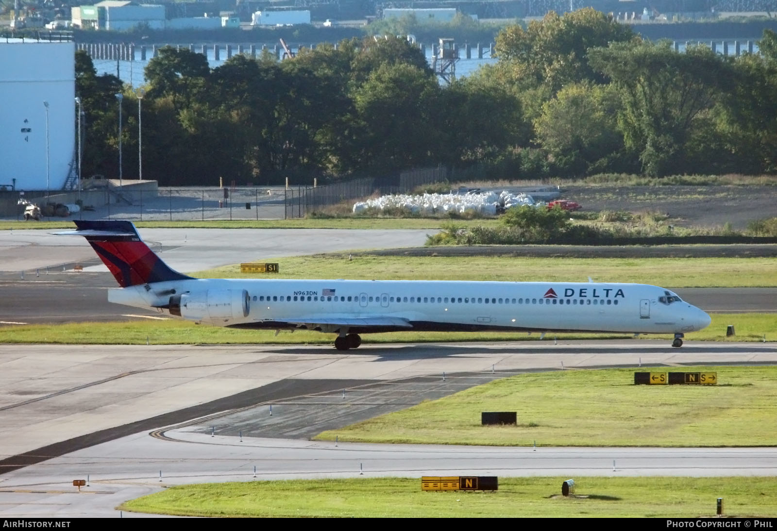 Aircraft Photo of N963DN | McDonnell Douglas MD-90-30 | Delta Air Lines | AirHistory.net #257823
