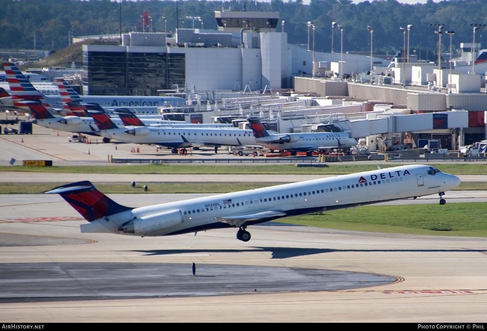Aircraft Photo of N934DL | McDonnell Douglas MD-88 | Delta Air Lines | AirHistory.net #257957