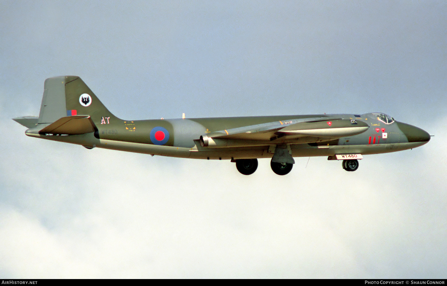 Aircraft Photo of WT480 | English Electric Canberra T4 | UK - Air Force | AirHistory.net #258010