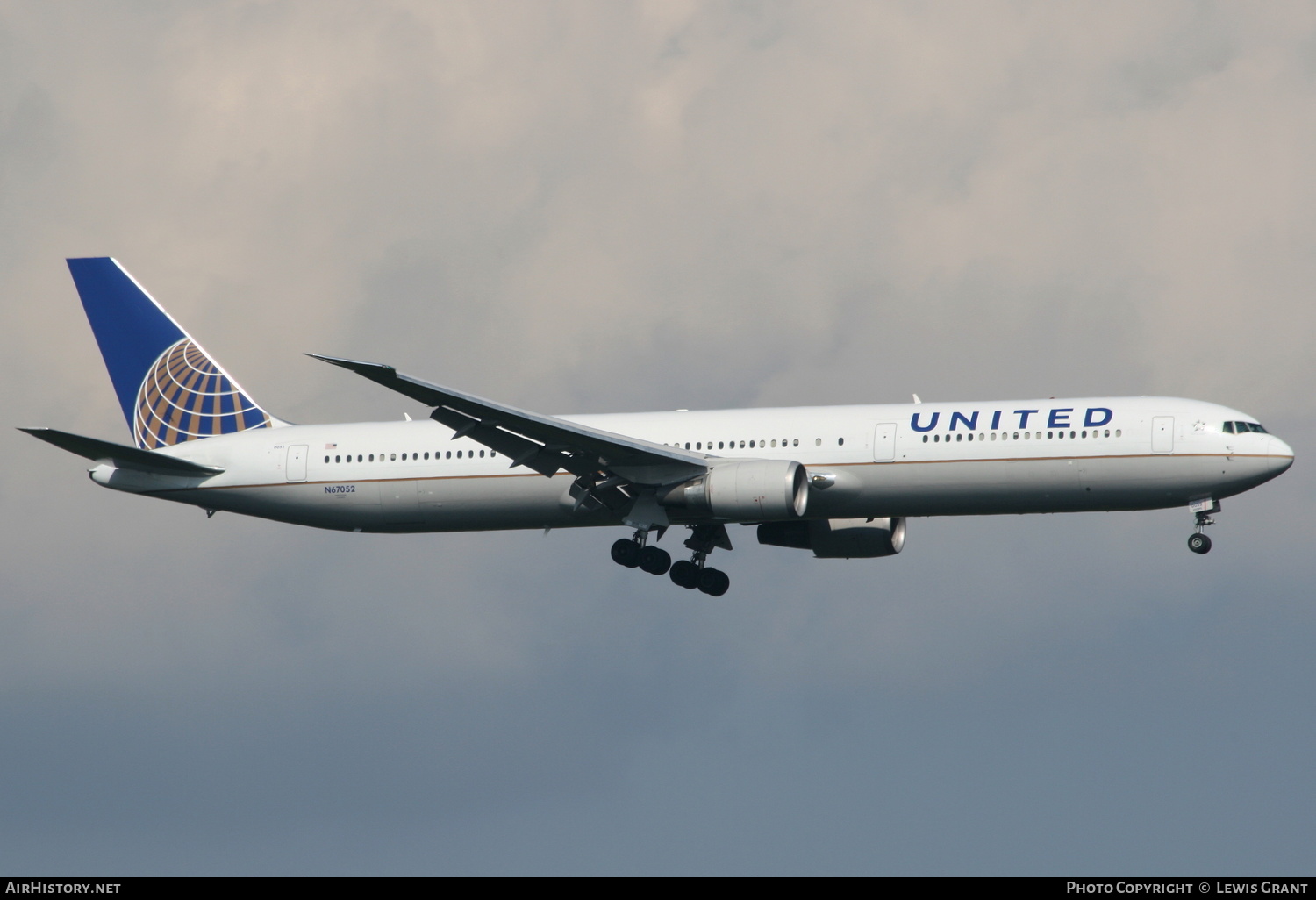 Aircraft Photo of N67052 | Boeing 767-424/ER | United Airlines | AirHistory.net #258014