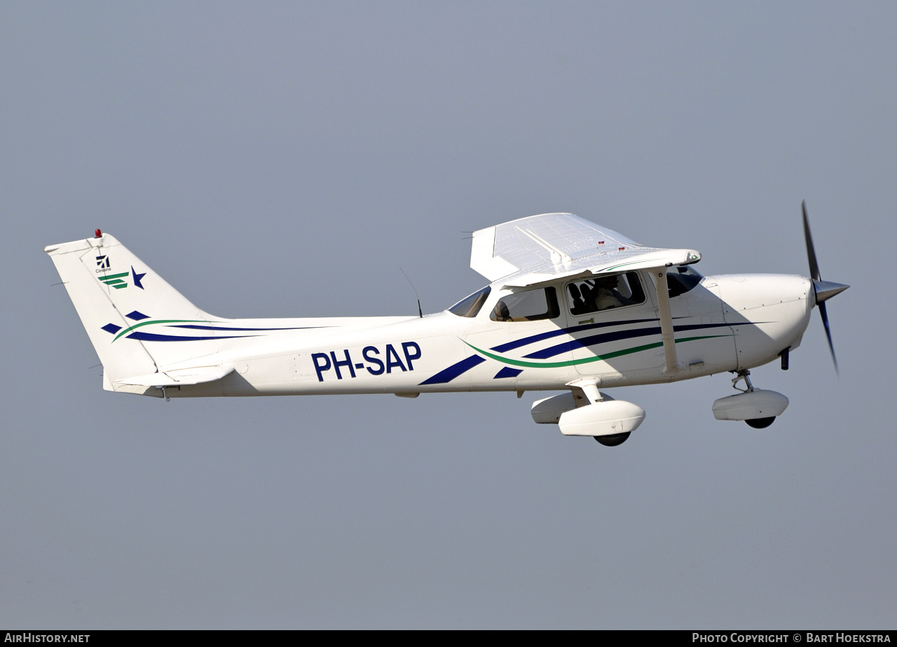 Aircraft Photo of PH-SAP | Cessna 172S Skyhawk | Stella Aviation | AirHistory.net #258020