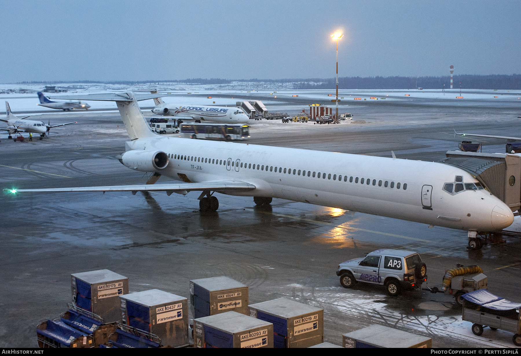 Aircraft Photo of TF-JXA | McDonnell Douglas MD-82 (DC-9-82) | AirHistory.net #258171