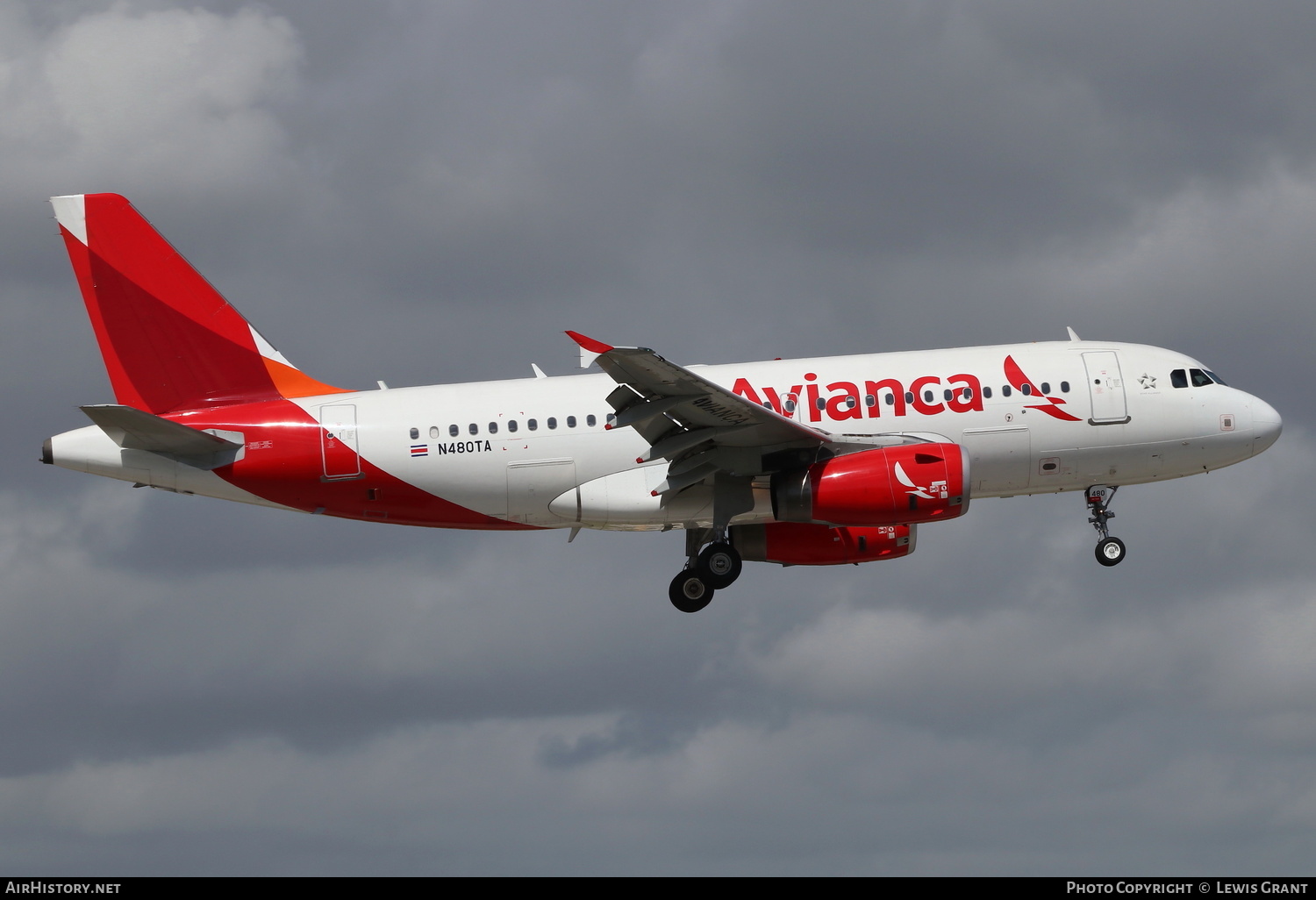 Aircraft Photo of N480TA | Airbus A319-132 | Avianca | AirHistory.net #258329