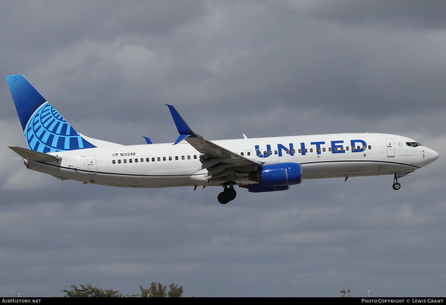 Aircraft Photo of N13248 | Boeing 737-824 | United Airlines | AirHistory.net #258330