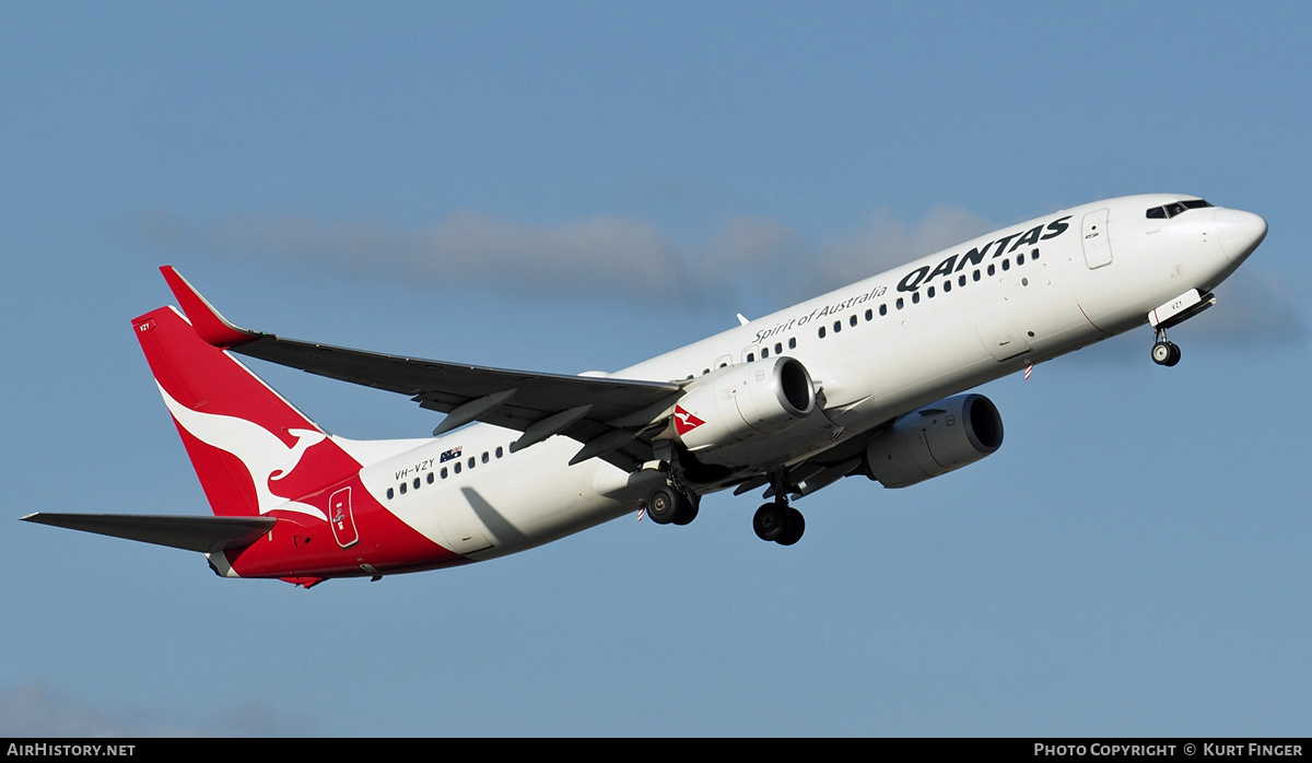 Aircraft Photo of VH-VZY | Boeing 737-838 | Qantas | AirHistory.net #258455
