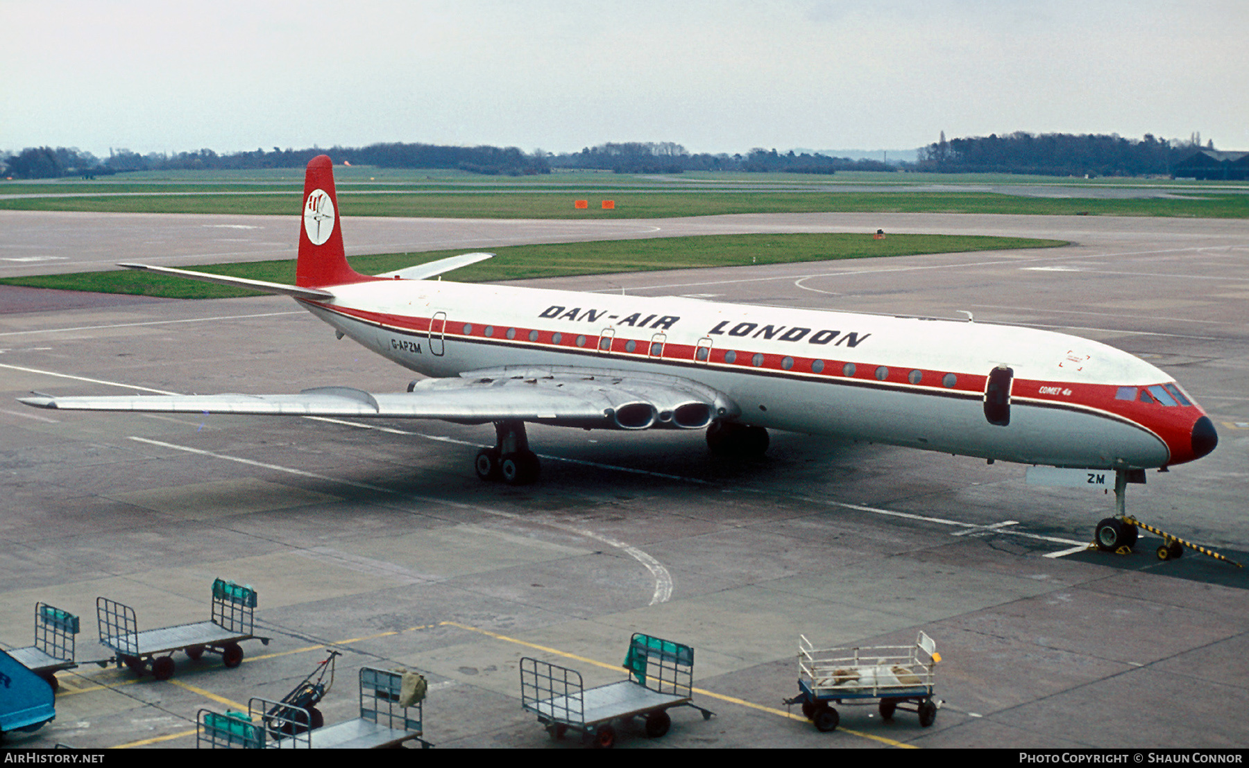 Aircraft Photo of G-APZM | De Havilland D.H. 106 Comet 4B | Dan-Air London | AirHistory.net #258527