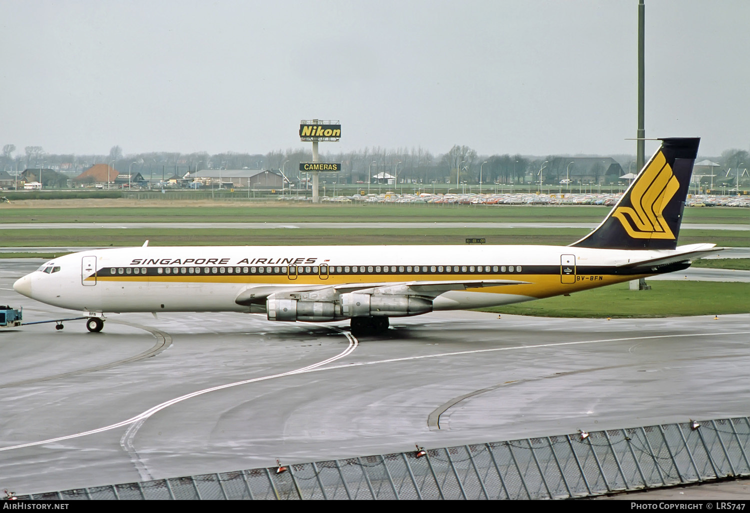 Aircraft Photo of 9V-BFN | Boeing 707-338C | Singapore Airlines | AirHistory.net #258668