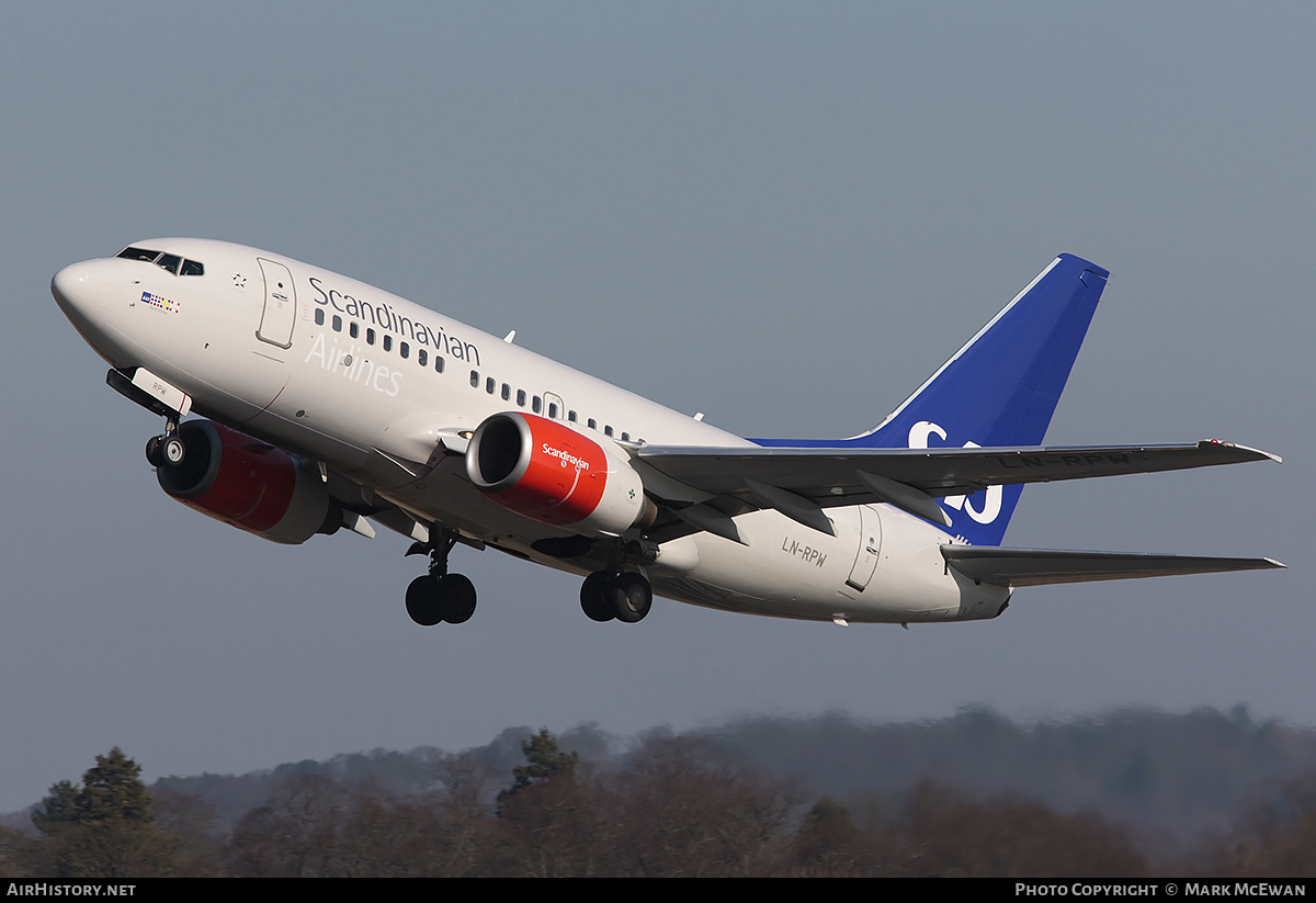 Aircraft Photo of LN-RPW | Boeing 737-683 | Scandinavian Airlines - SAS | AirHistory.net #258727