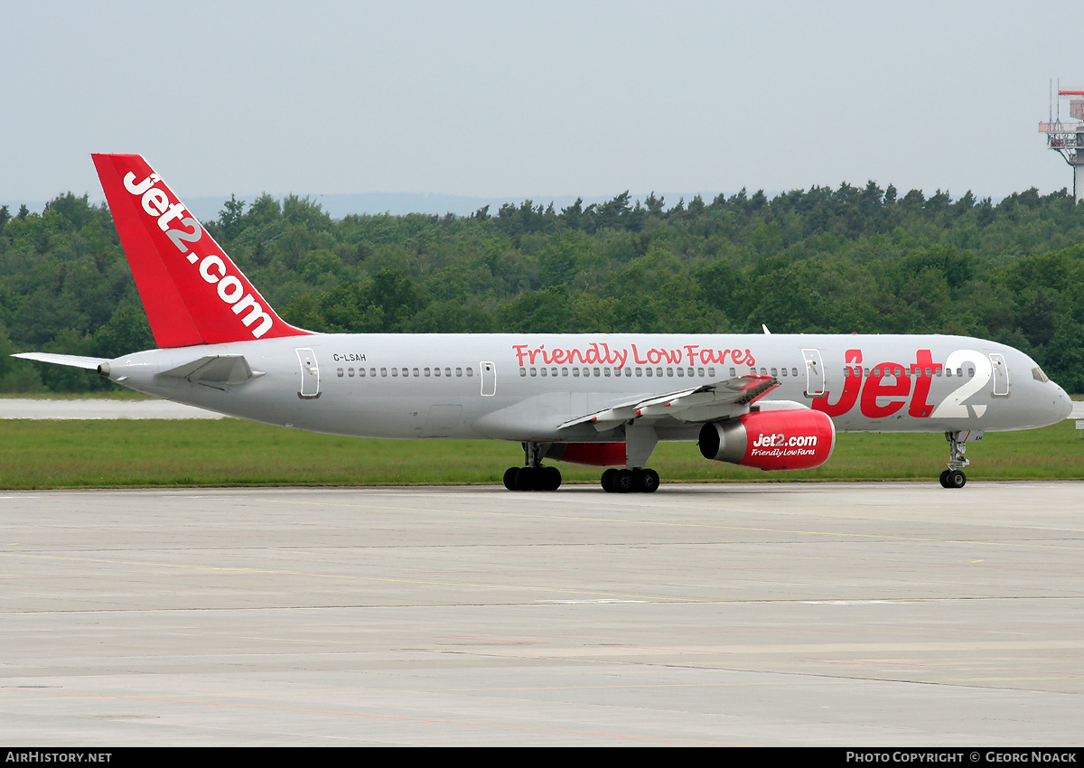 Aircraft Photo of G-LSAH | Boeing 757-21B | Jet2 | AirHistory.net #258751