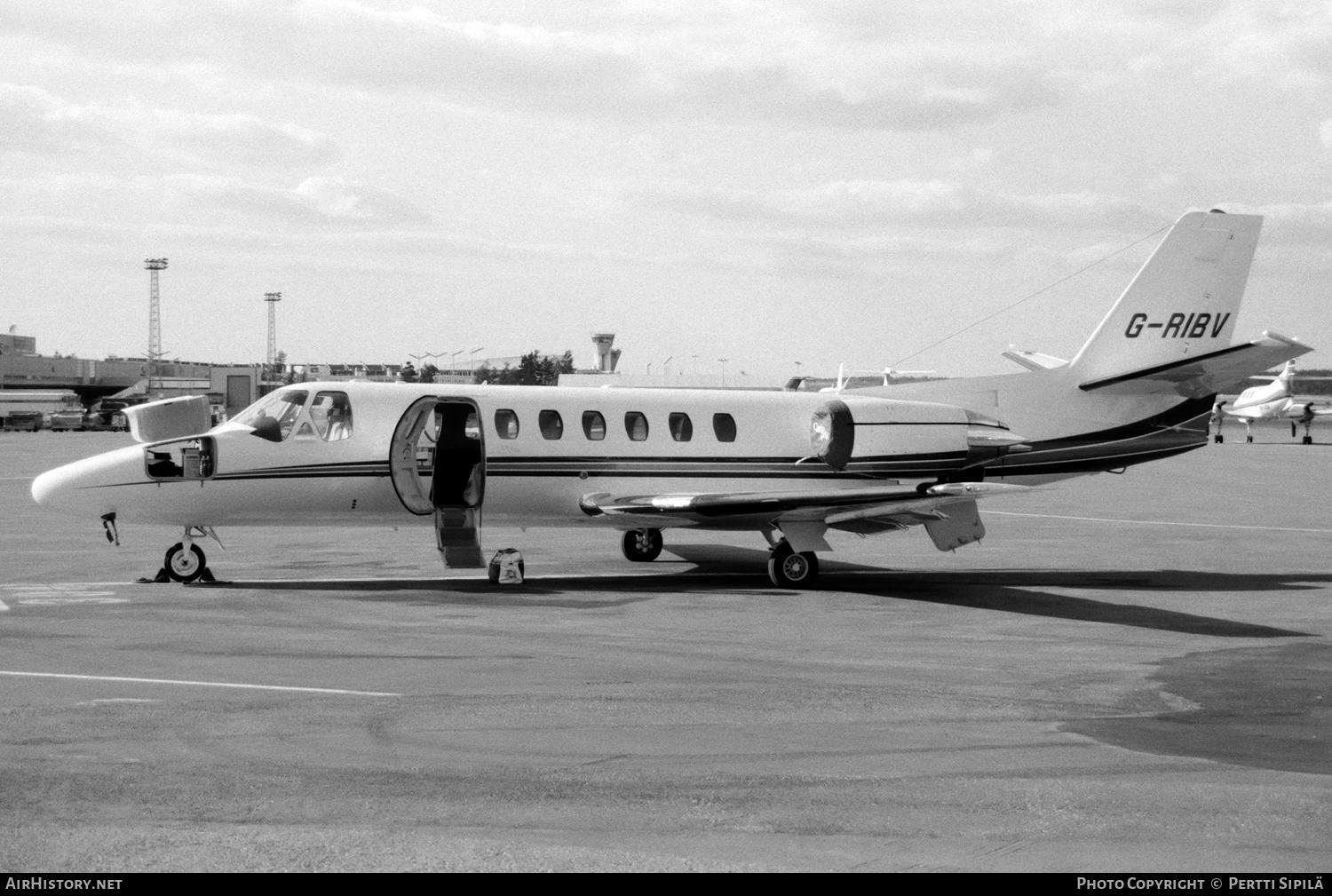 Aircraft Photo of G-RIBV | Cessna 560 Citation Ultra | AirHistory.net #258810