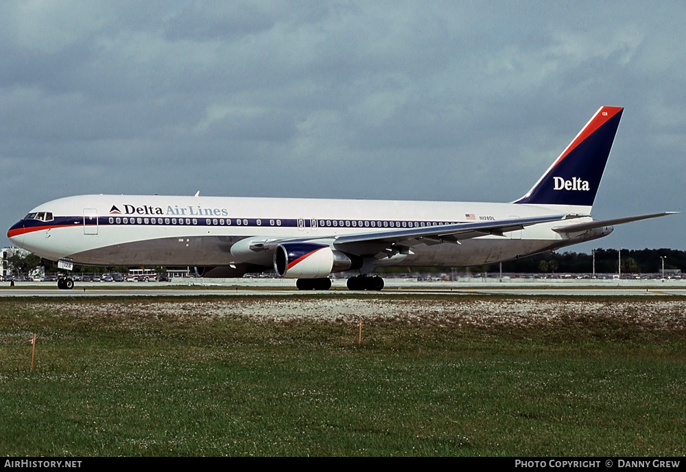 Aircraft Photo of N128DL | Boeing 767-332 | Delta Air Lines | AirHistory.net #258956