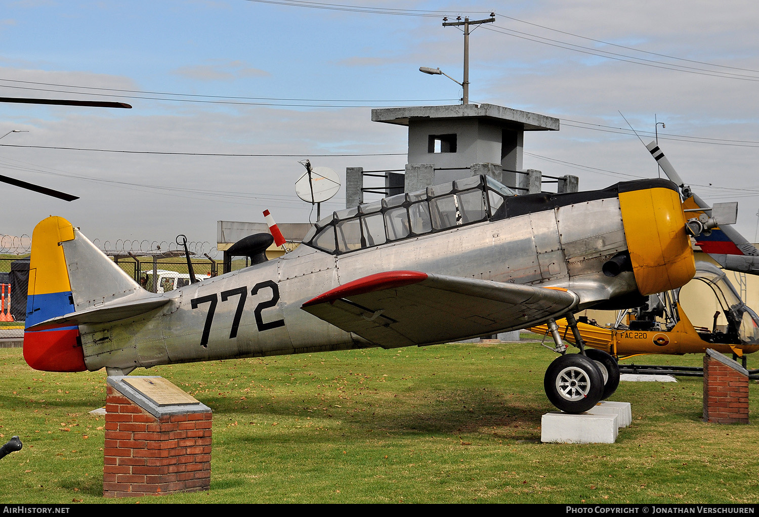 Aircraft Photo of 772 | North American AT-6D Texan | Colombia - Air Force | AirHistory.net #258992