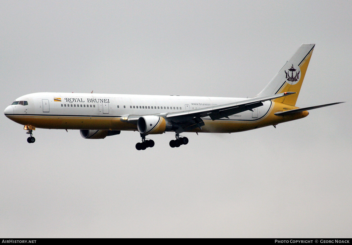 Aircraft Photo of V8-RBH | Boeing 767-33A/ER | Royal Brunei Airlines | AirHistory.net #259142