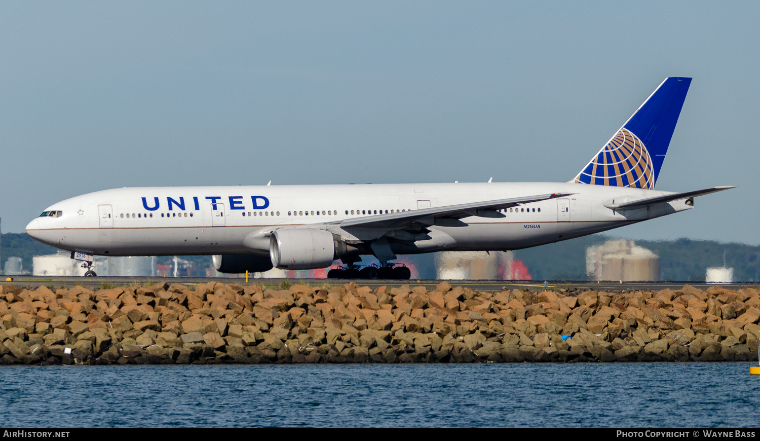 Aircraft Photo of N216UA | Boeing 777-222/ER | United Airlines | AirHistory.net #259339