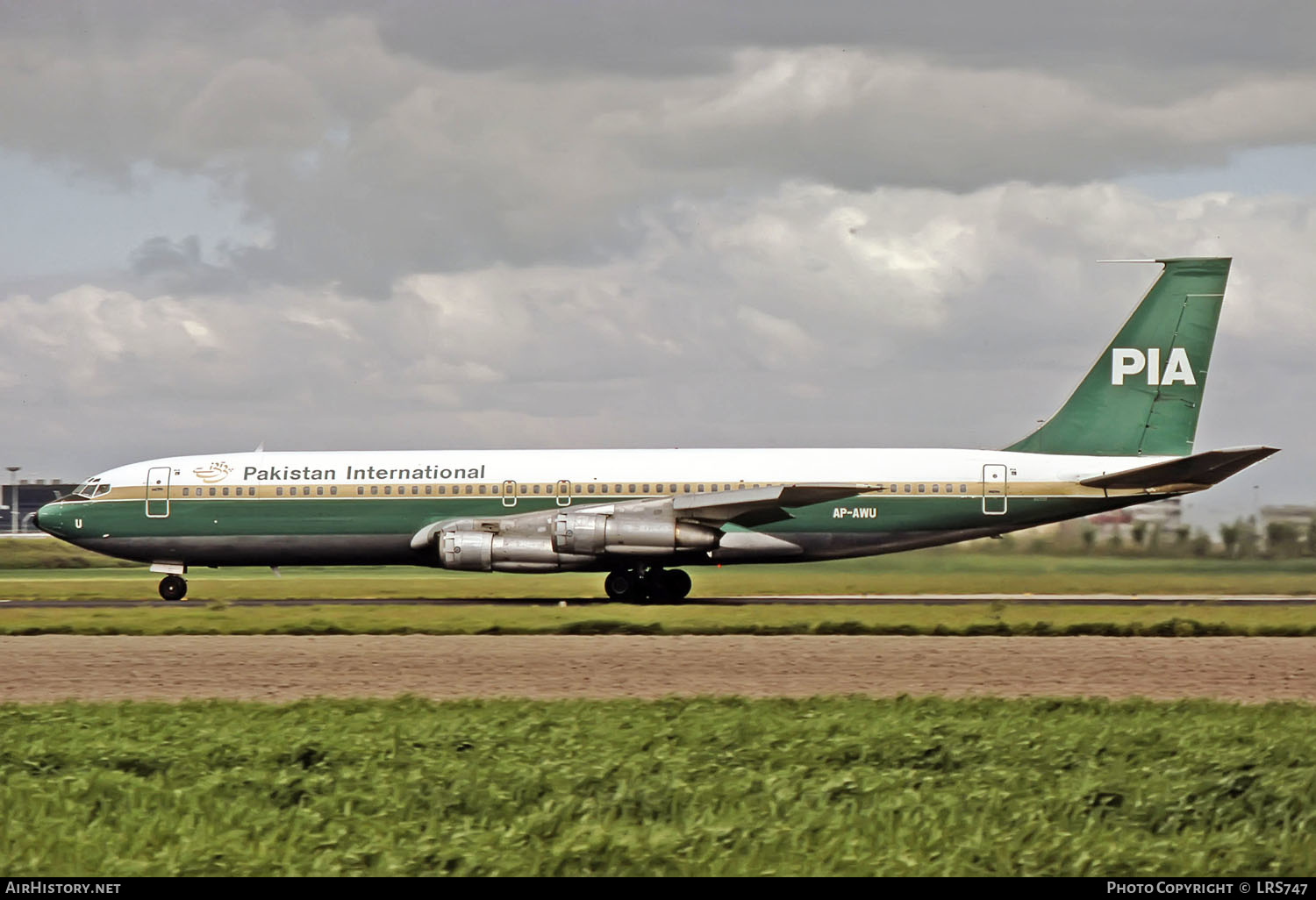 Aircraft Photo of AP-AWU | Boeing 707-373C | Pakistan International Airlines - PIA | AirHistory.net #259400