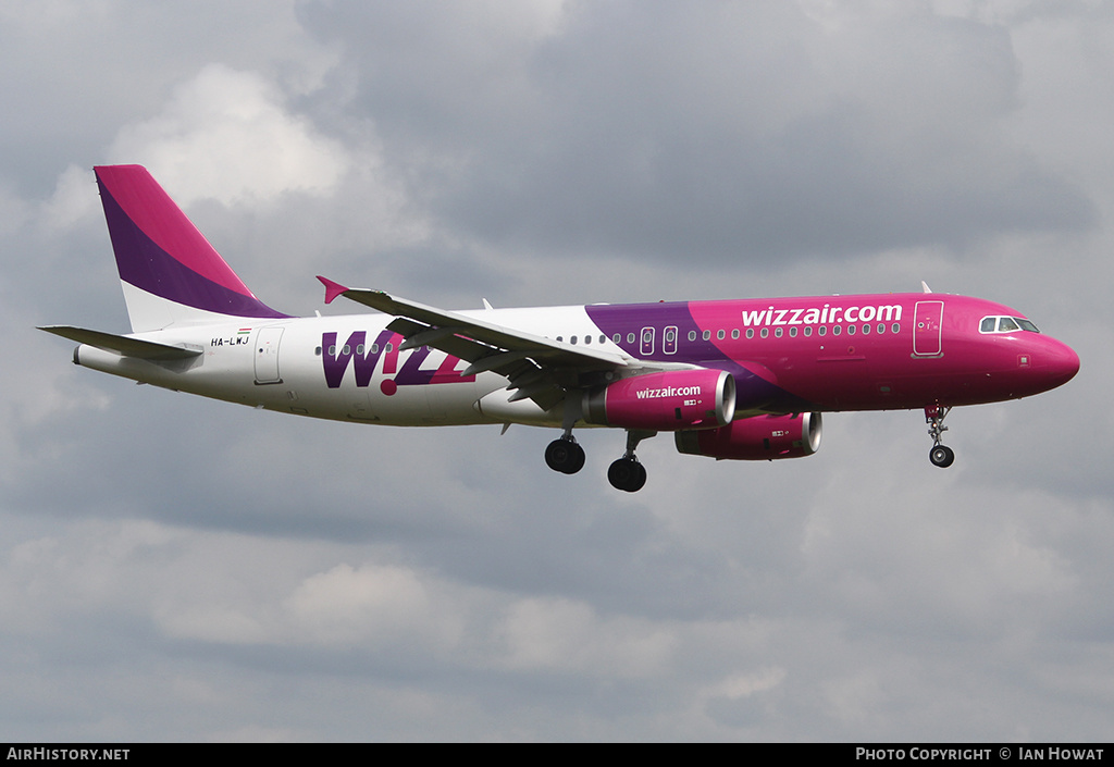 Aircraft Photo of HA-LWJ | Airbus A320-232 | Wizz Air | AirHistory.net #259462