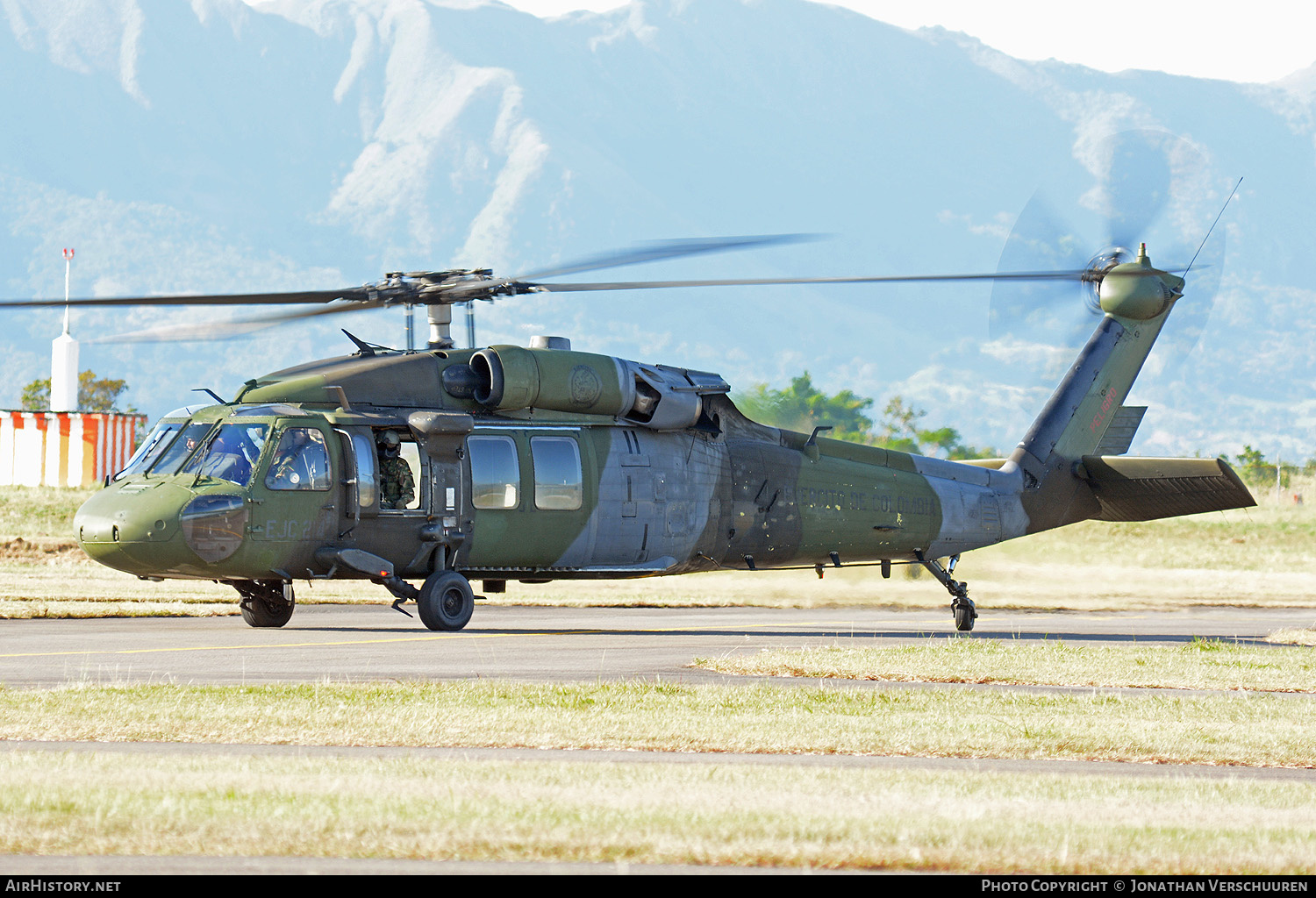 Aircraft Photo of EJC2147 | Sikorsky UH-60L Black Hawk (S-70A) | Colombia - Army | AirHistory.net #259530